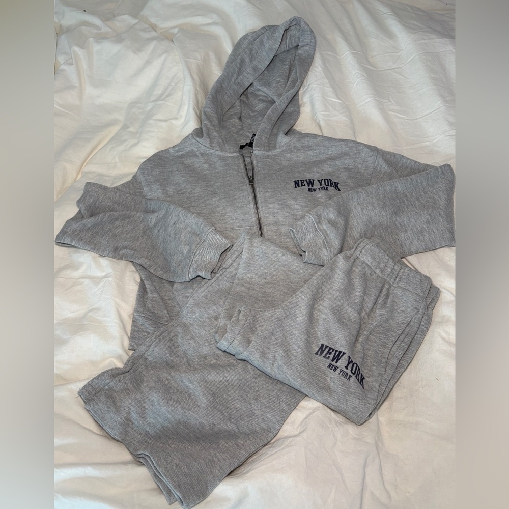 Forever 21 Gray Jogger Set with New York Print